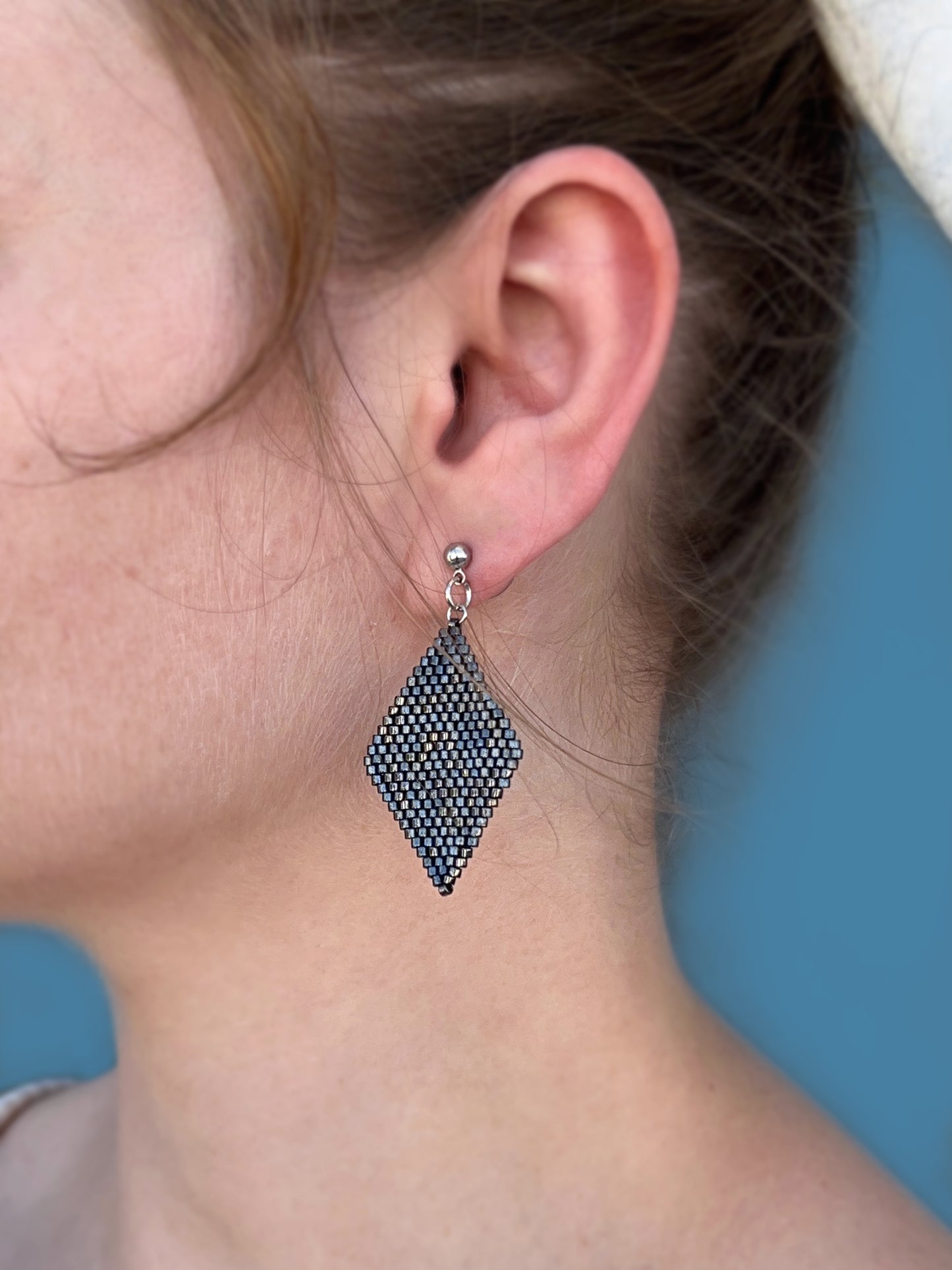 "Aria Dark" Rhombus Gunmetal Stud Earrings