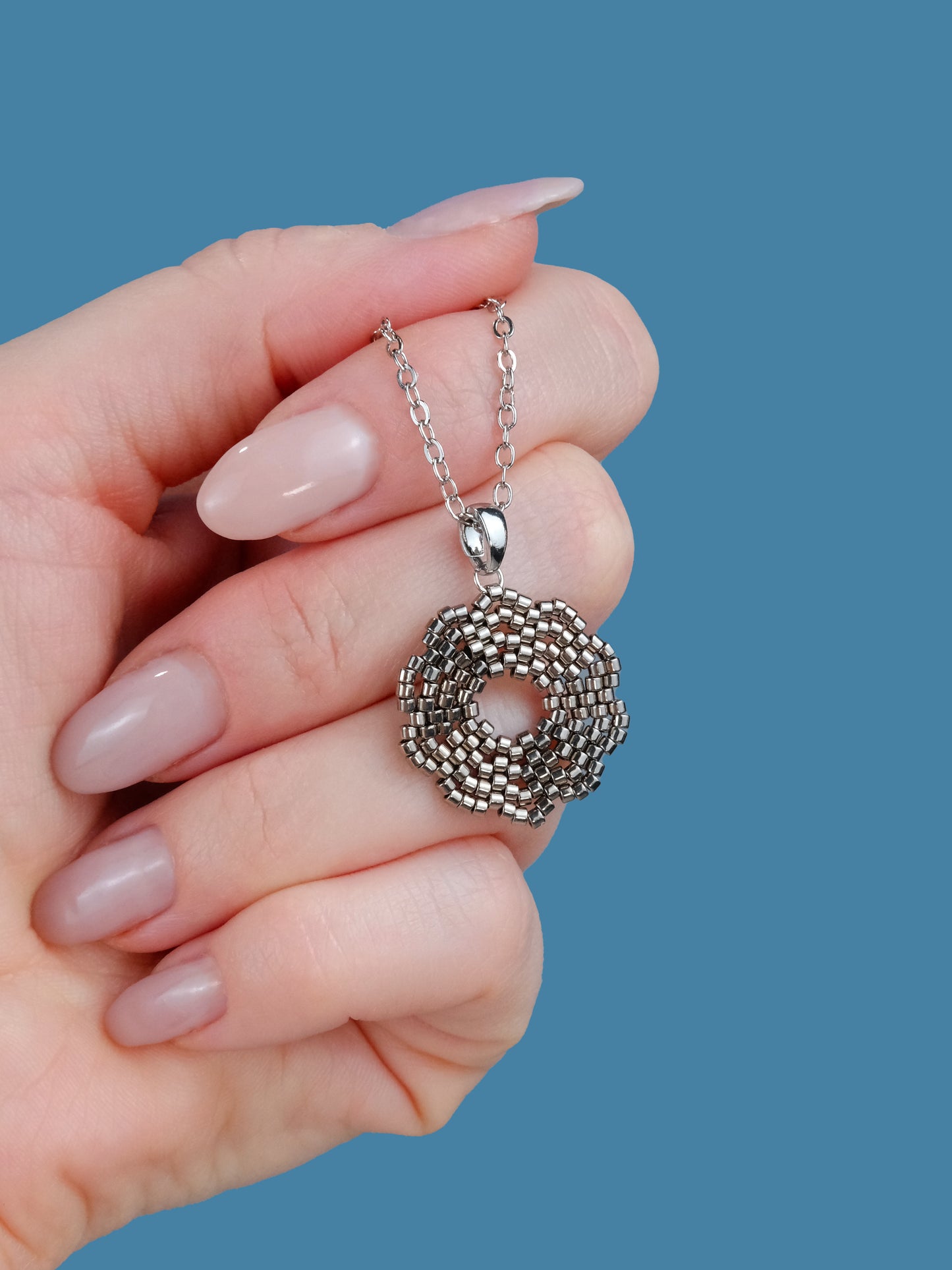 "Fleur Silver" Flower Pendant Necklace