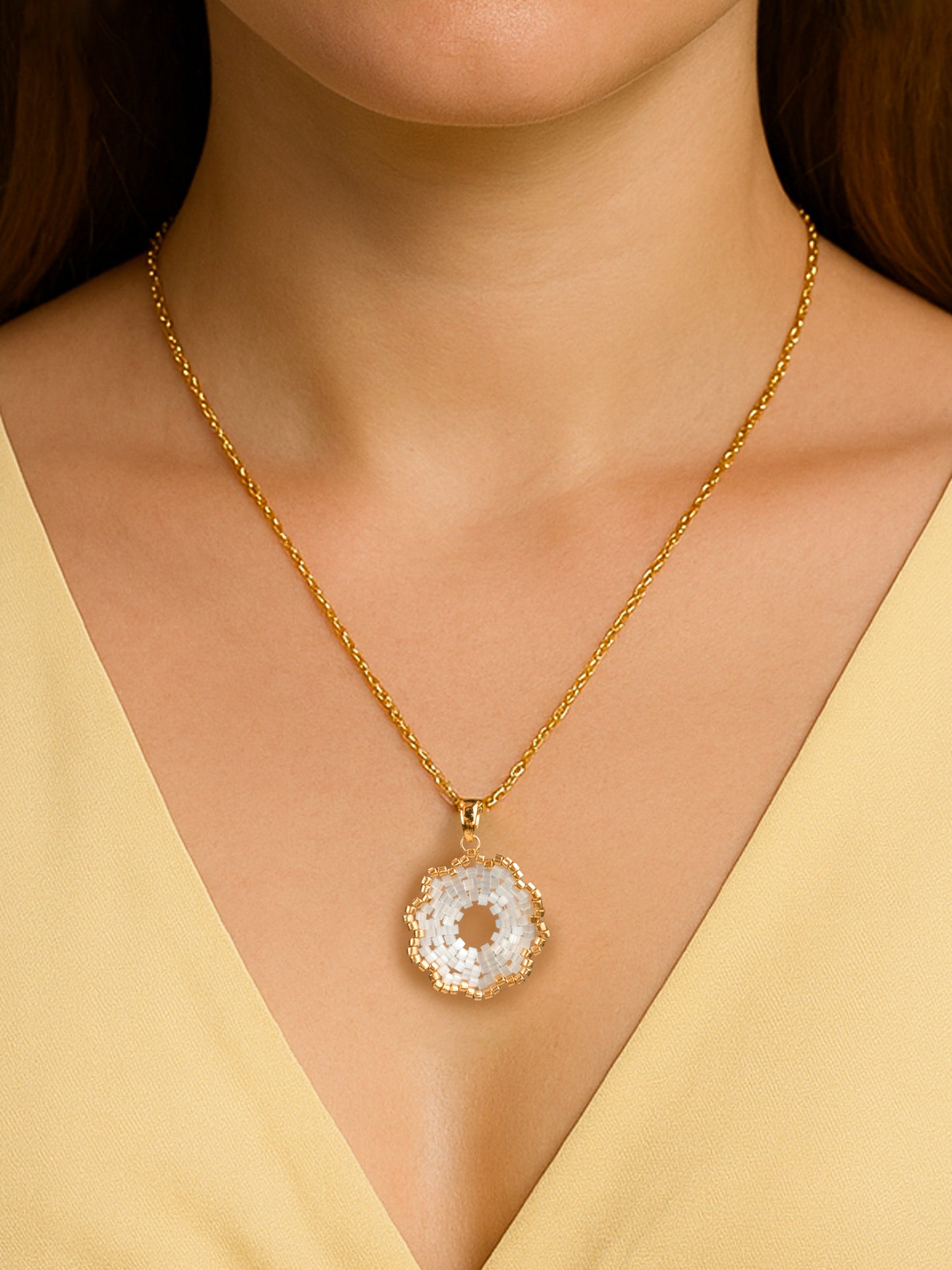 "Fleur Creamy" Flower Pendant Necklace