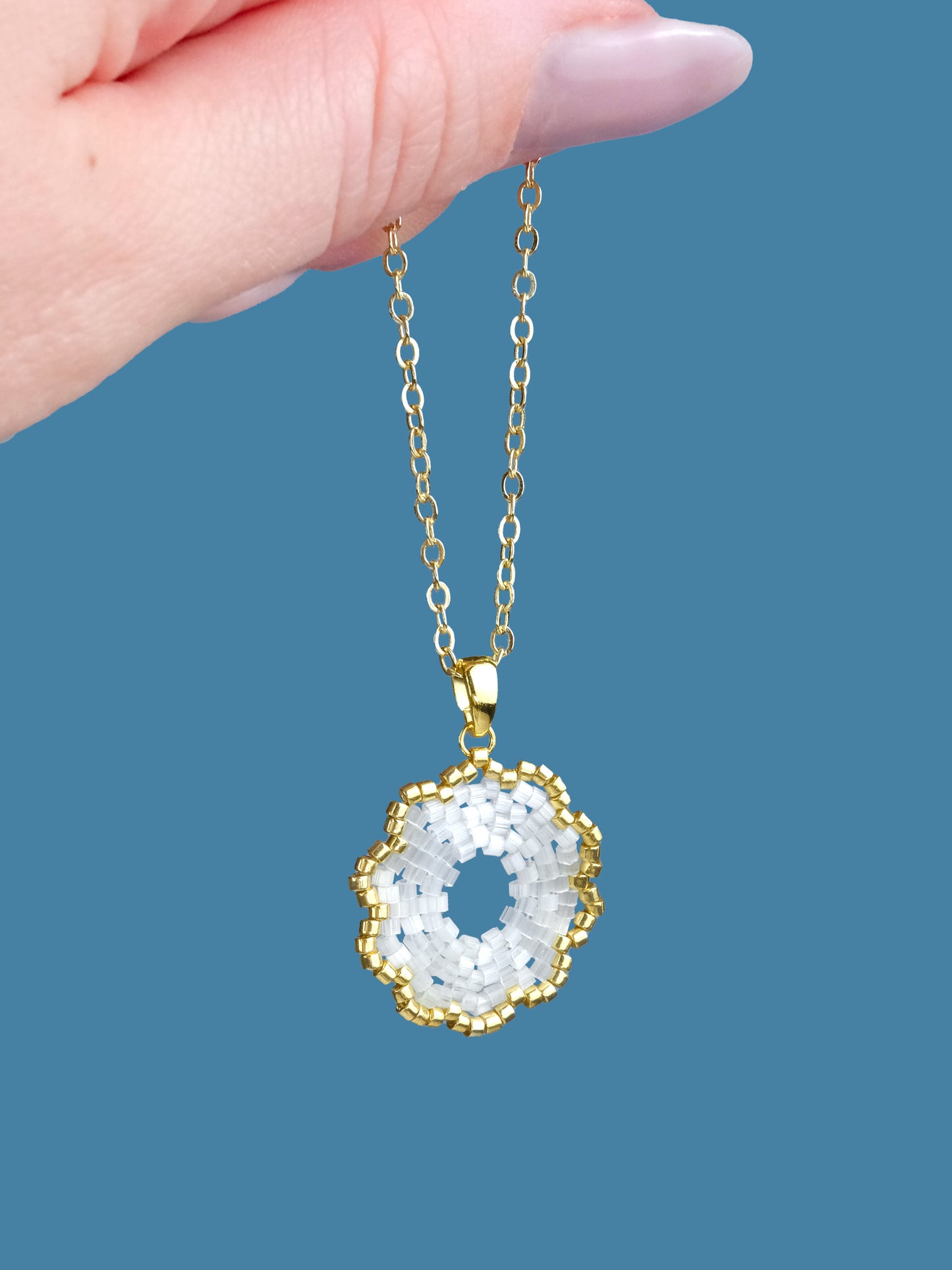 "Fleur Creamy" Flower Pendant Necklace