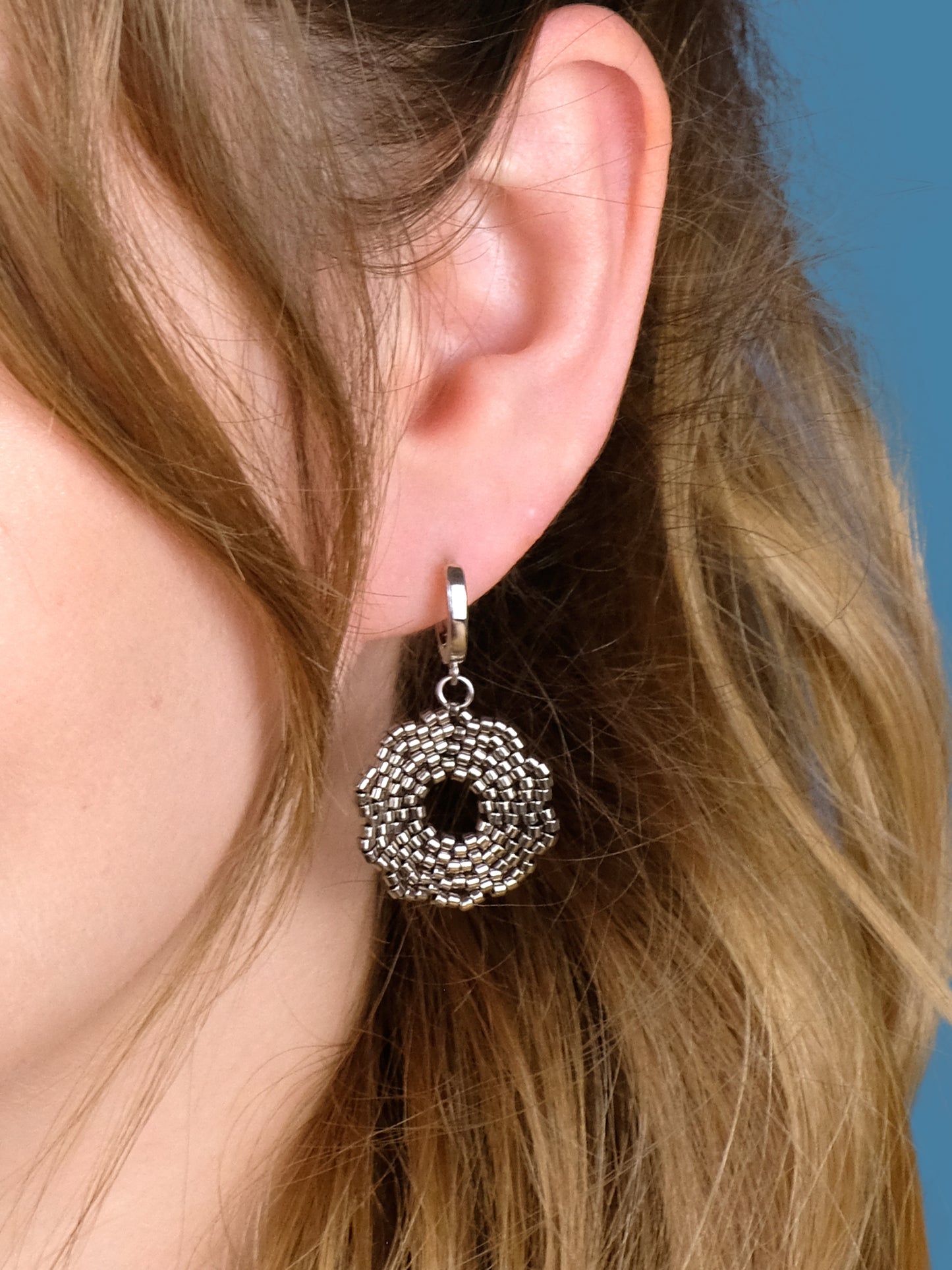 "Fleur Silver" Dangle Flower Dark Silver Plated Earrings