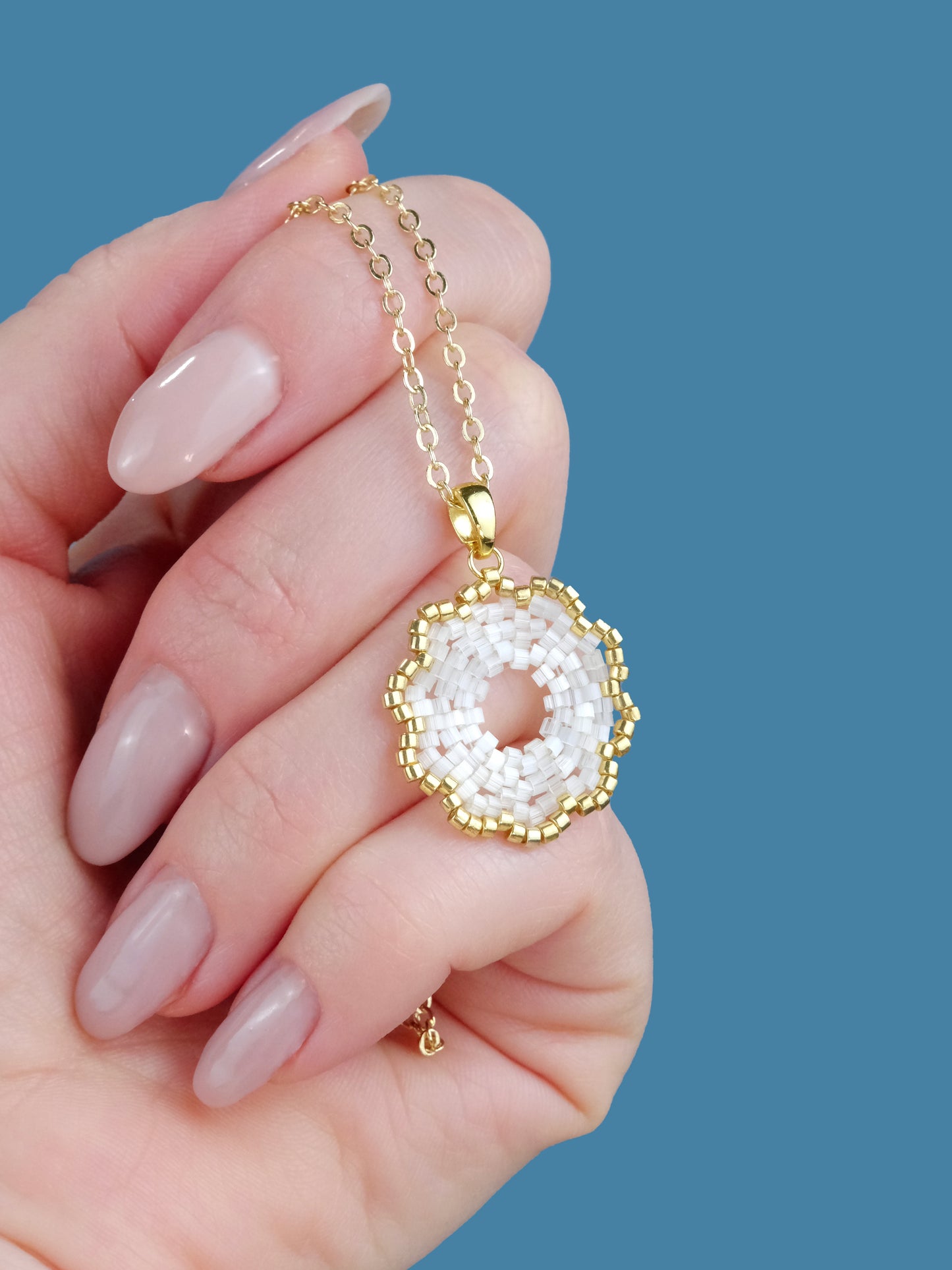 "Fleur Creamy" Flower Pendant Necklace