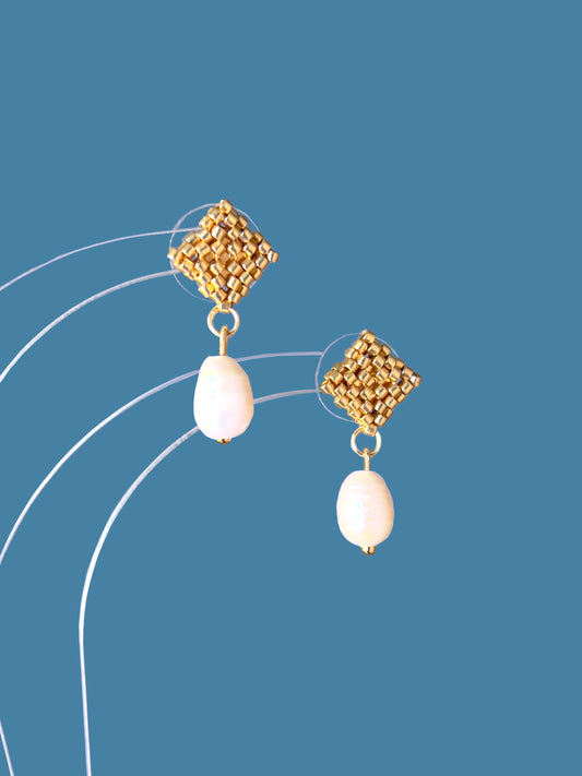 "Elise Gold" Gold Plated Stud Earrings with a Pearl