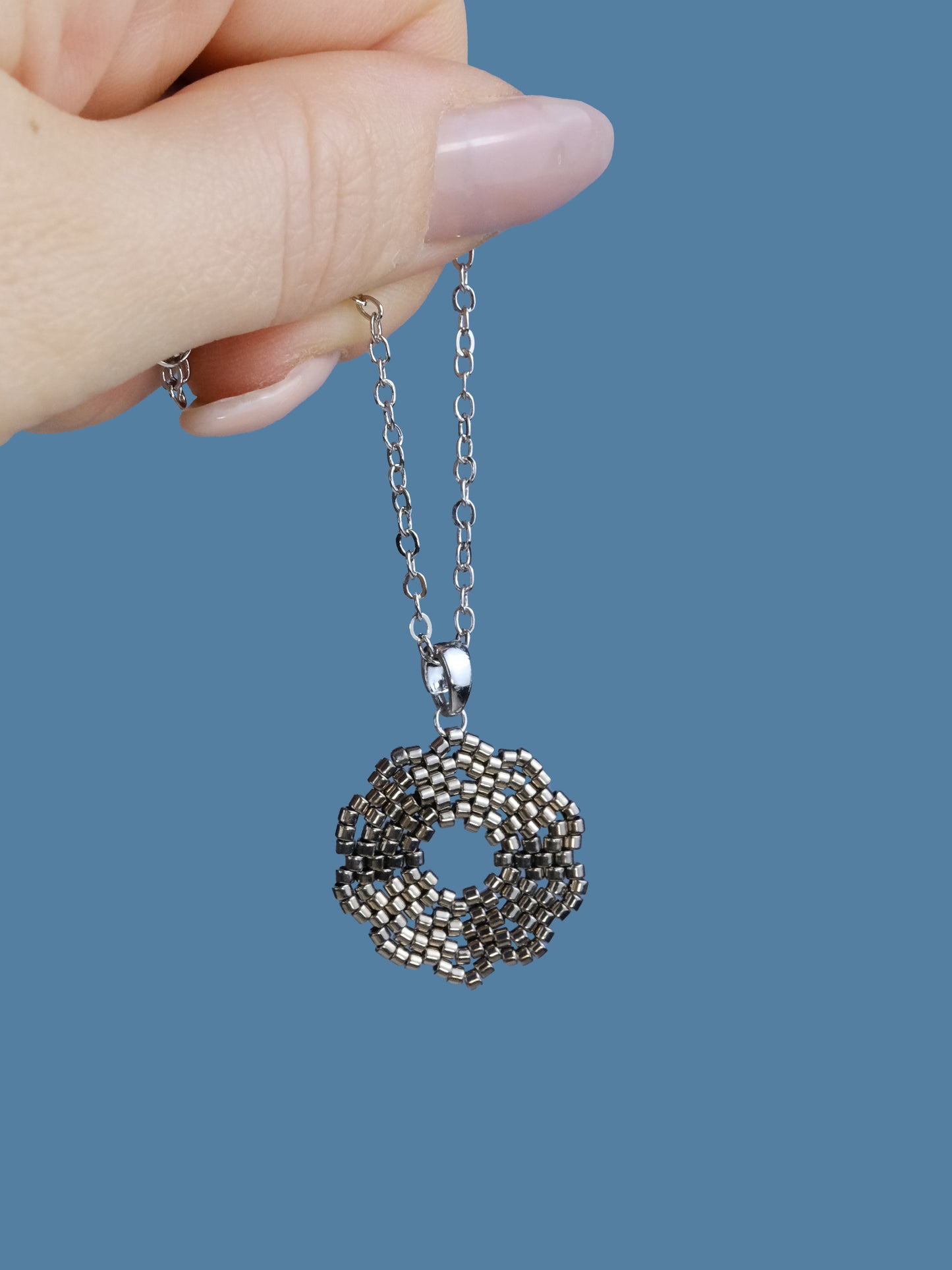 "Fleur Silver" Flower Pendant Necklace